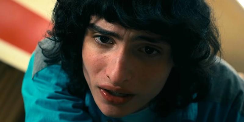 Crash Land فیلم جدید Finn Wolfhard - مایک که در فصل 4، قسمت 9 Stranger Things به الون نگاه می کنه