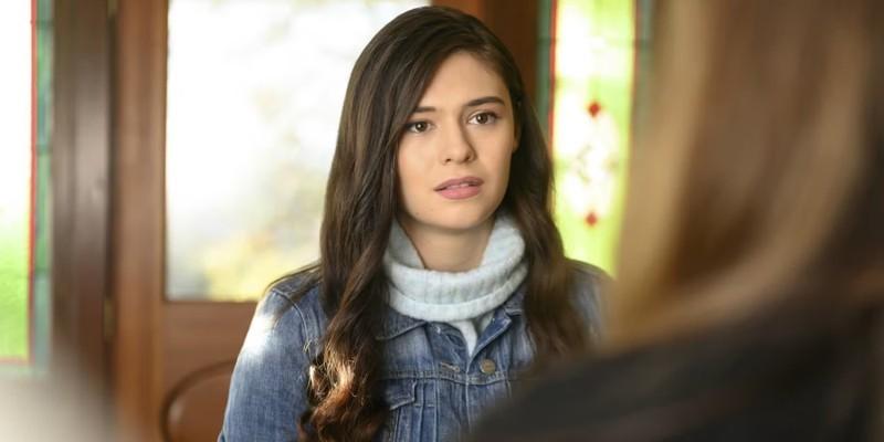 نیا نال در Supergirl به خواهرش نگاه می کند - Arrowverse قسمت های سخت برای تماشا