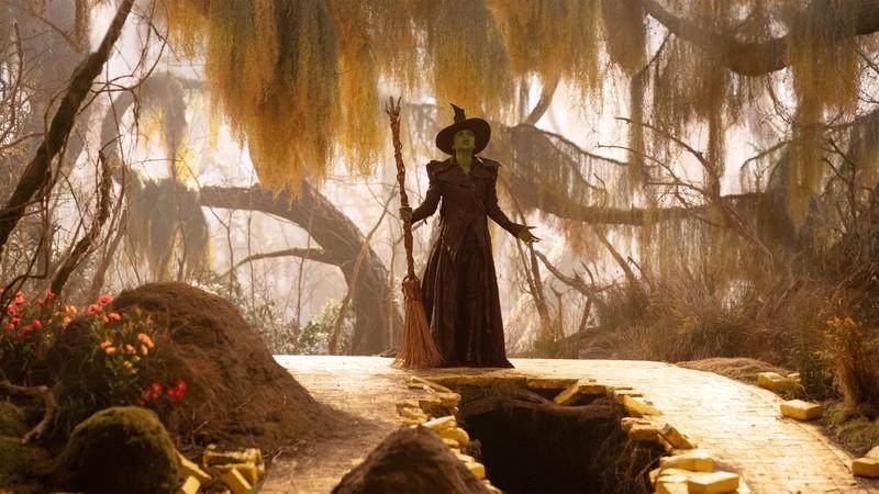 Elphaba singing No Place Like Home in Wicked: For Good - بهترین آهنگ های Wicked: For Good