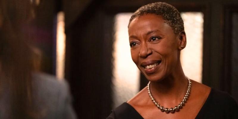 رئیس تاینان با الیویا بنسون در Law & Order: SVU فصل 27 قسمت 1 ملاقات می کند که می تواند به سقوط Olivia Benson در Law & Order: SVU منجر شود