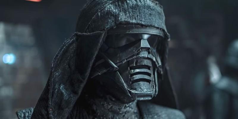 ترادجن از قوی ترین Knights of Ren در Star Wars که ماسک خود را به صورت دارد