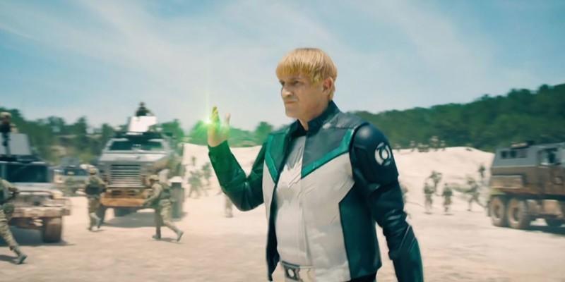 رویکرد جدید DCU با Lanterns: گای گاردنر در حال حمله به سربازان با حلقه Green Lantern خود در Superman