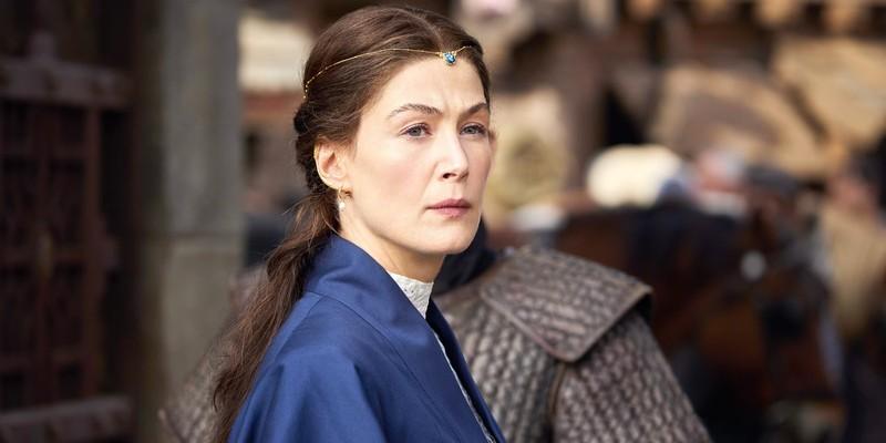 مویرین در فصل 3 The Wheel of Time نگران به نظر می رسد، دلیل کنسل شدن The Wheel of Time