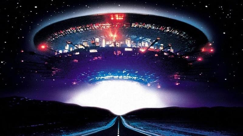 The ship on Close Encounters of the Third Kind – بهترین فیلم های Steven Spielberg در هر دهه