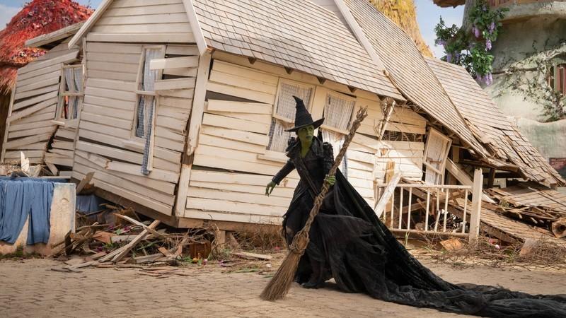 سینتیا اریوو در نقش الفابا در فیلم Wicked: For Good پایان توضیح