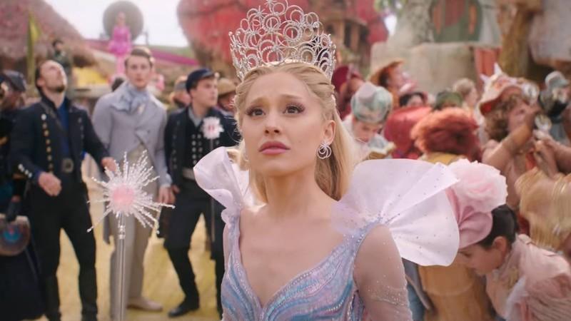 آریانا گرانده در نقش گلیندا و تغییرات در Wicked: For Good تغییرات