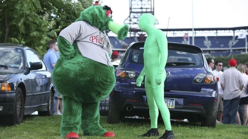 گرین من در برابر فیلی فنِتیک در It's Always Sunny in Philadelphia - بازگشت Green Man در It's Always Sunny