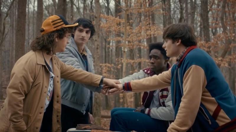 داستین، مایک، لوکاس و ویل در Stranger Things season 5 دست در دست یکدیگر - جزئیات Stranger Things Season 5 زمان پخش