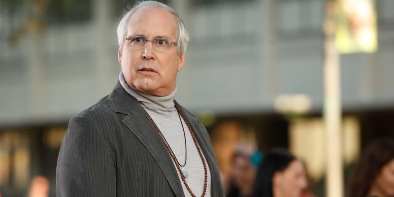 چوی چیس در نقش پیرس هاوثورن در Community با تعجب نگاه می کند، از منفورترین شخصیت های سیت کام