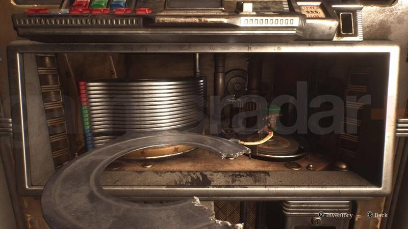 سینی صفحه برای حل پازل Silent Hill 2 jukebox