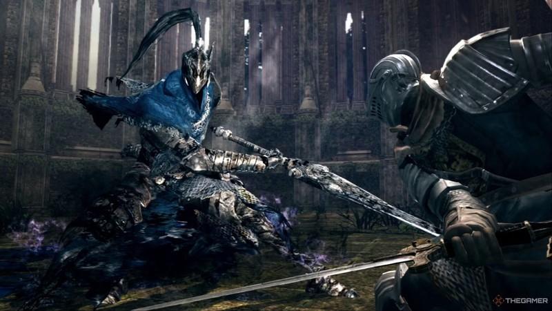 Chosen Undead در Dark Souls Remastered در حال مبارزه با شوالیه <span dir='rtl'>آرتوریاس</span>، Abysswalker، یکی از بازی های ارزان استیم.