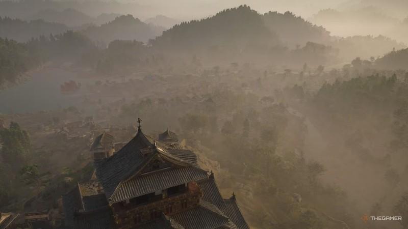 نائوئی روی یک برج غول پیکر، صحنه ای از عملکرد Assassin’s Creed Shadows Switch 2.