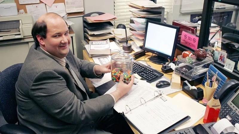 کوین ظرف شکلاتش را در The Office نگه داشته است - بهترین جملات The Office