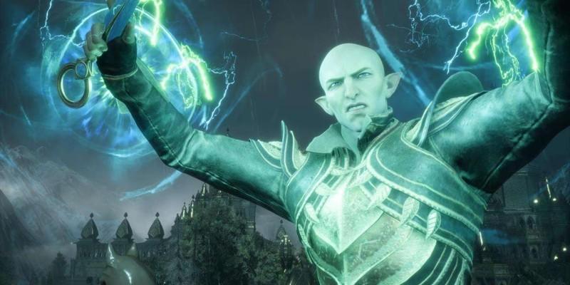 بررسی ارزش PS Plus و بازی Dragon Age The Veilguard: سولاس در حالی که یک خنجر در دست دارد و دست هایش می درخشد.