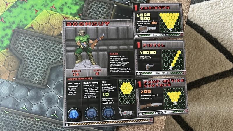 نمای بالا از کارت شخصیت دوم گای در بازی Doom Arena Board Game