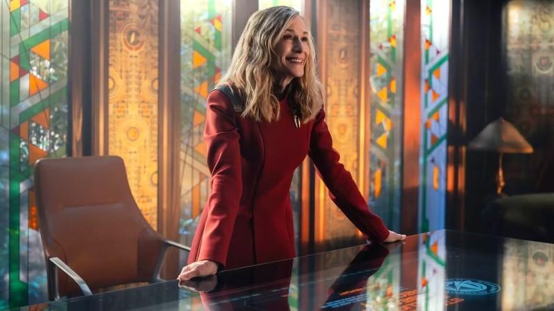 هالی هانتر در نقش کاپیتان ناهلا آکی - Star Trek: Starfleet Academy بازیگران و شخصیت ها