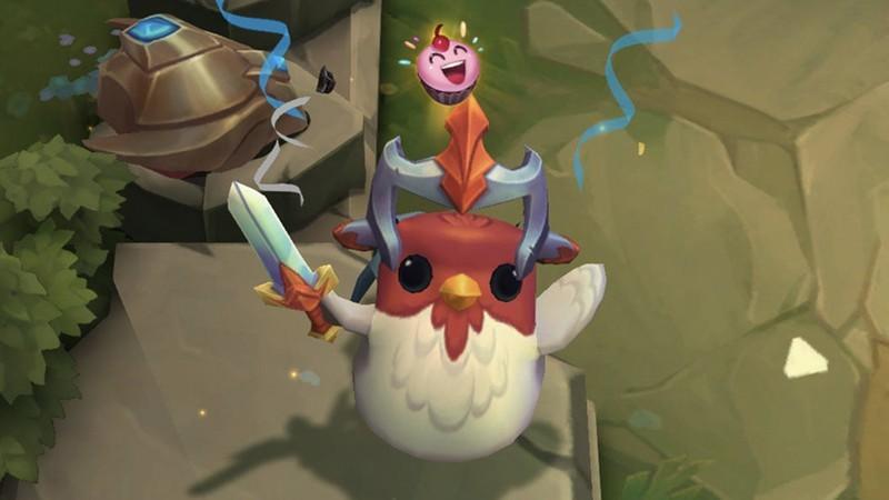 اسکرین شات Teamfight Tactics از یه جوجه که شمشیر دستشه، از بهترین بازی های رایگان کامپیوتر