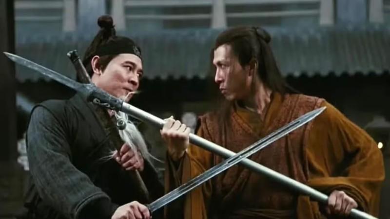 Jet Li and Donnie Yen as Nameless and Sky fighting in Hero به لطف Tarantino