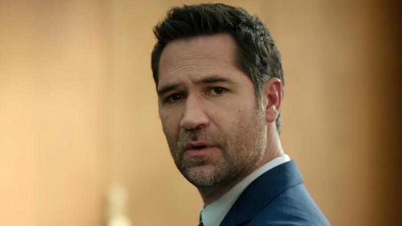 مانوئل گارسیا-رولفو در نقش میکی هالر در دادگاه در The Lincoln Lawyer Season 4 نقد