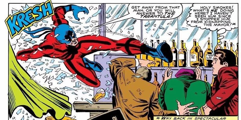 تارانتولا، نسخه Captain America شرور در Spider-Man، در حال شکستن پنجره در کمیک های اسپایدرمن