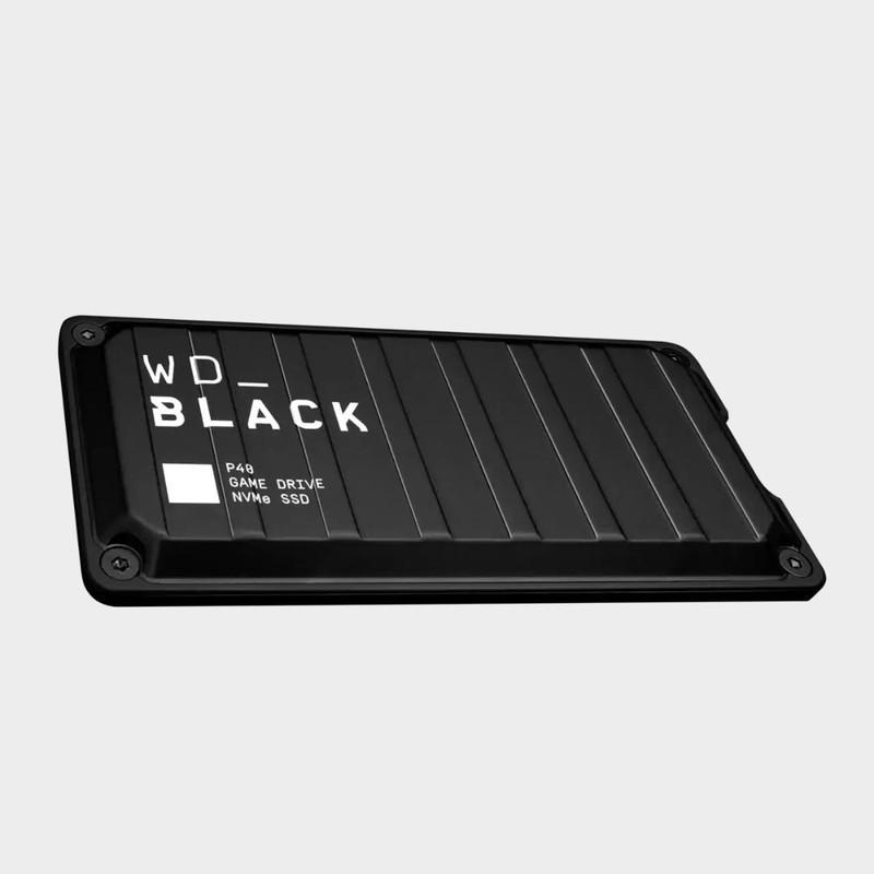 WD Black P40 بهترین هارد اکسترنال گیمینگ روی پس زمینه خاکستری