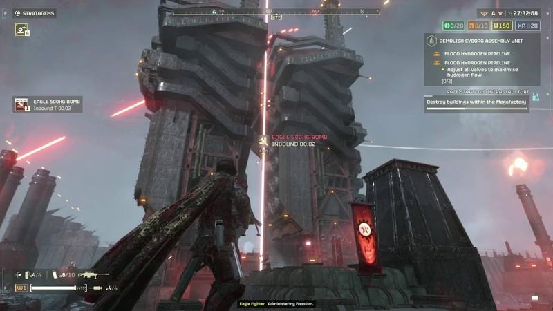 سرباز Helldivers 2 در حال استفاده از استراتژم بمب 500 کیلوگرمی Eagle برای Helldivers 2 ماموریت تخریب زیرساخت های استراتژیک