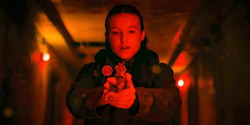 بلا رمزی در نقش الی در فصل 2 سریال The Last of Us در حالی که در زیرزمین بیمارستان اسلحه می کشد – بهترین و بدترین قسمت های The Last of Us