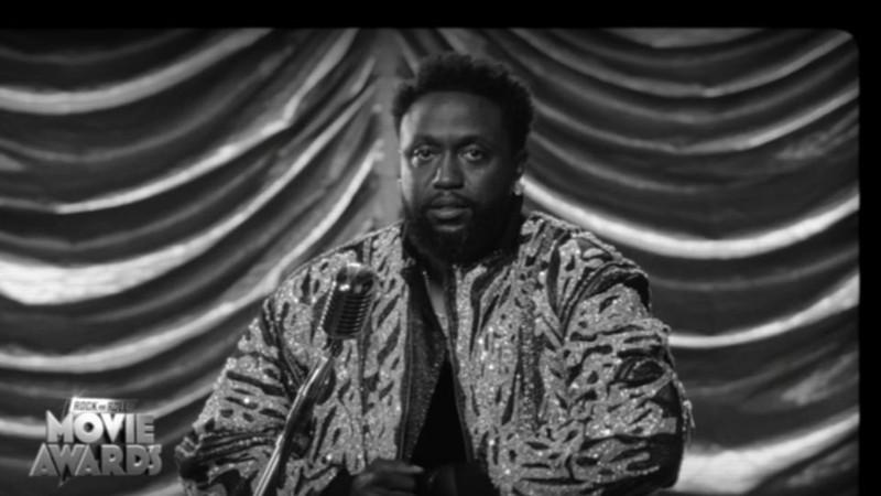 ارتباط Dazzler و Doorman Clause: دربان در حال دست دراز کردن به یک پورتال در Wonder Man