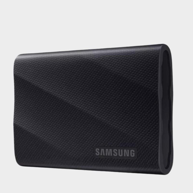 Samsung T9 SSD اکسترنال، یک بهترین هارد اکسترنال گیمینگ، روی پس زمینه خاکستری