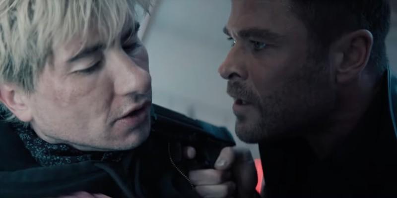 کریس همسورث گلوی بری کیوگن را در فیلم Crime 101 گرفته است. Crime 101 دلایل موفقیت فیلم