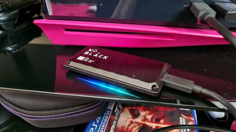 تصویر WD_Black P40 بهترین هارد اکسترنال گیمینگ با نورپردازی RGB