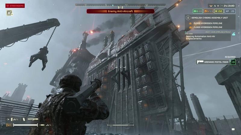 سرباز Helldivers 2 در حال هدف گیری راکت انداز Leveller به سمت ساختمانی در Cyberstan برای Helldivers 2 ماموریت تخریب زیرساخت های استراتژیک