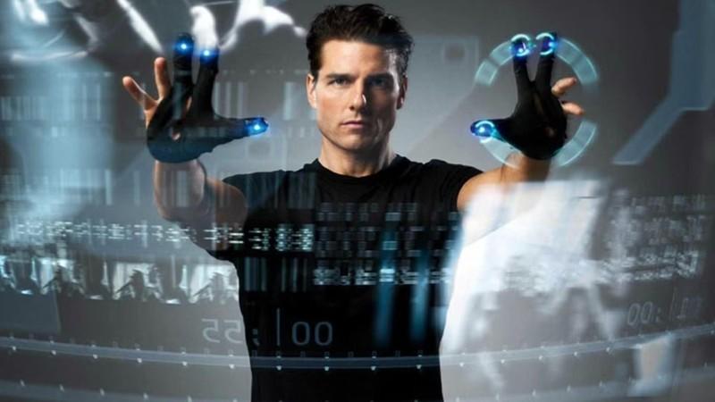 Tom Cruise as Chief John Anderton in Minority Report – اشتباهات اقتباس های سینمایی