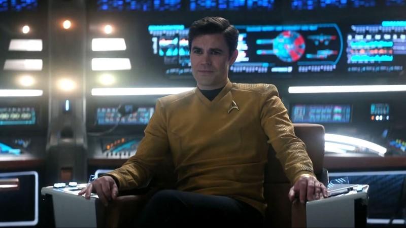 پاول وسلی در نقش کرک روی صندلی کاپیتان و وضعیت سریال Star Trek Captain Kirk