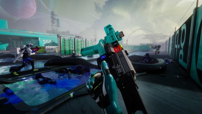 بازیکن Marathon بازی تکی در حال بررسی اسلحه