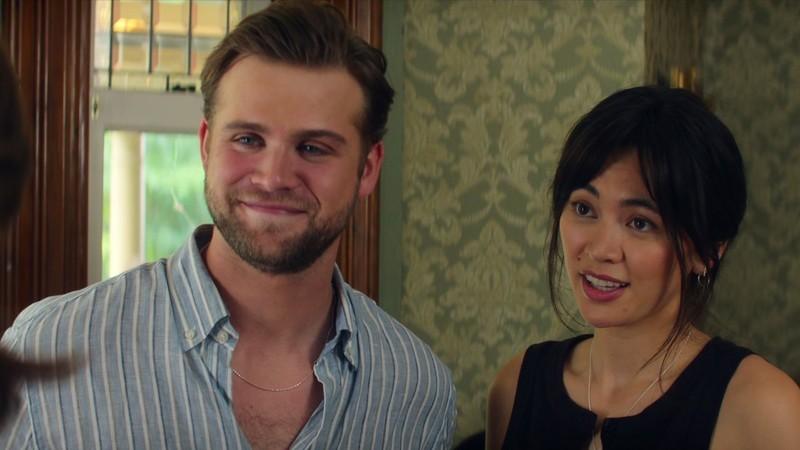 تفاوت سریال Netflix Vladimir و کتاب - لئو وودال و جسیکا هنویک در Vladimir