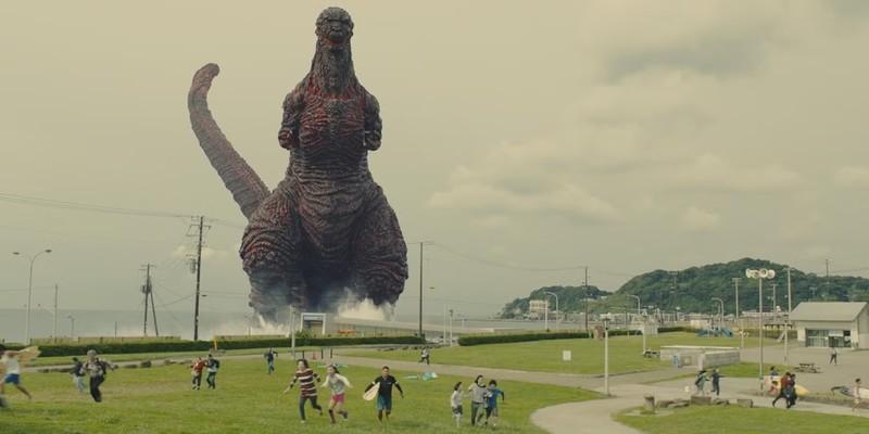 مردم در حال فرار از دست هیولای ترسناک Shin Godzilla