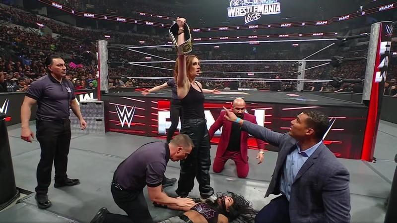 Becky Lynch در Star Trek - Becky Lynch stands over AJ Lee