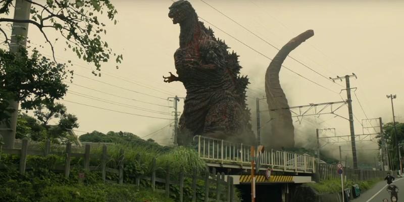 مردم در حال فرار از هیولای ترسناک Shin Godzilla