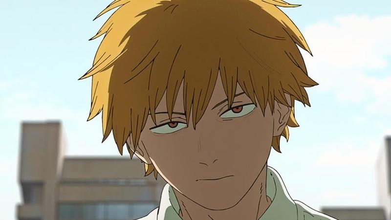 نمای نزدیک از دنجی با چهره ای جدی در Chainsaw Man – The Movie: Reze Arc. تاریخ انتشار قسمت آخر Chainsaw Man.