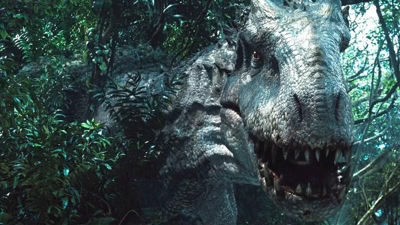 Indominus Rex که از بین درخت ها ظاهر می شود در Jurassic World، از جمله ترسناک ترین صحنه های Jurassic Park