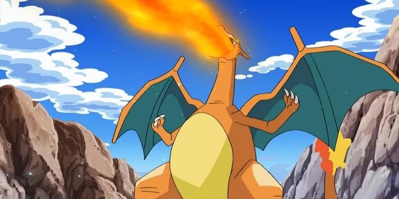 Charizardِ اش، یکی از برترین Pokemon های Ash، در حال آتش بازی.