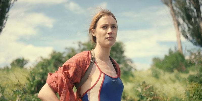 زندگی پس از آخرالزمان: مک کنزی دیویس با چهره ای جدی در نقش کیرستن در Station Eleven