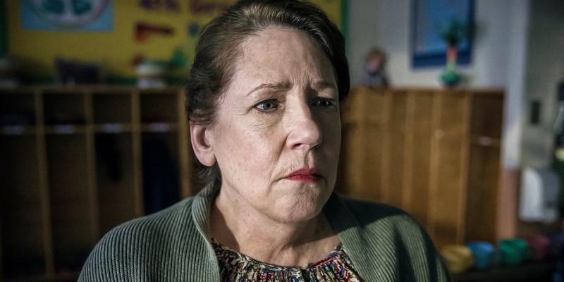 بازگشت Aunt Lydia در The Testaments: خاله لیدیا نگران به نظر می رسه در The Handmaid's Tale