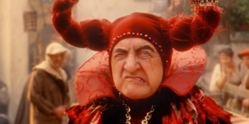 کن جنکینز در نقش دکتر کاکس در سریال Scrubs با لباس شخصیت شرورِ افسانه ای - Scrubs قسمت های قدیمی شده