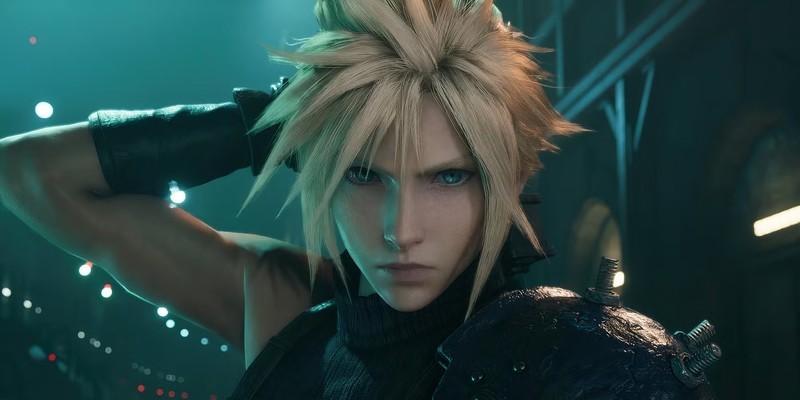 کلاود شمشیر باستر خودش رو در بازی Final Fantasy 7 Remake به پشتش بسته. این تصویر به فرصت آخر Final Fantasy 7 DLC اشاره دارد.